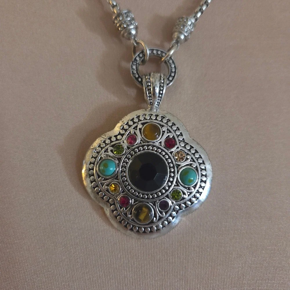 N/A ornate silver